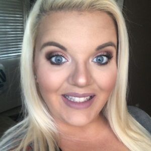 Meet your Posher, Shila